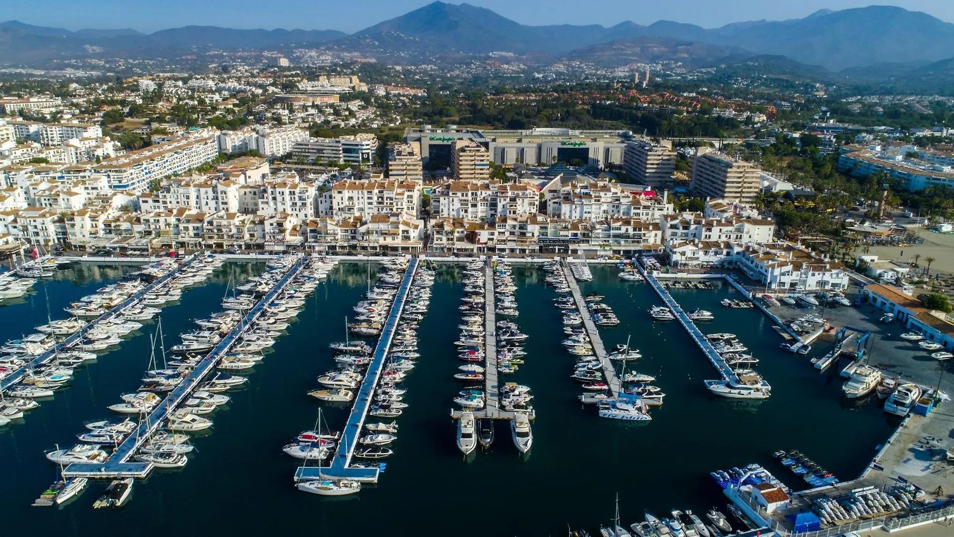 Marbella Banus Suites - Puerto Banus Harbour Sea Views Suite Penthouse Spain